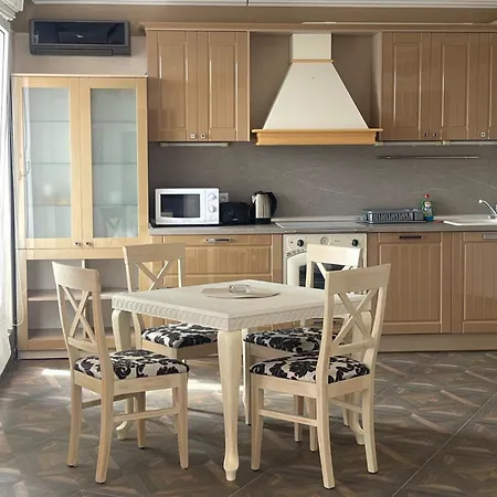 Admiral Plaza شقة