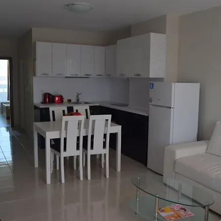 Admiral Plaza דירה