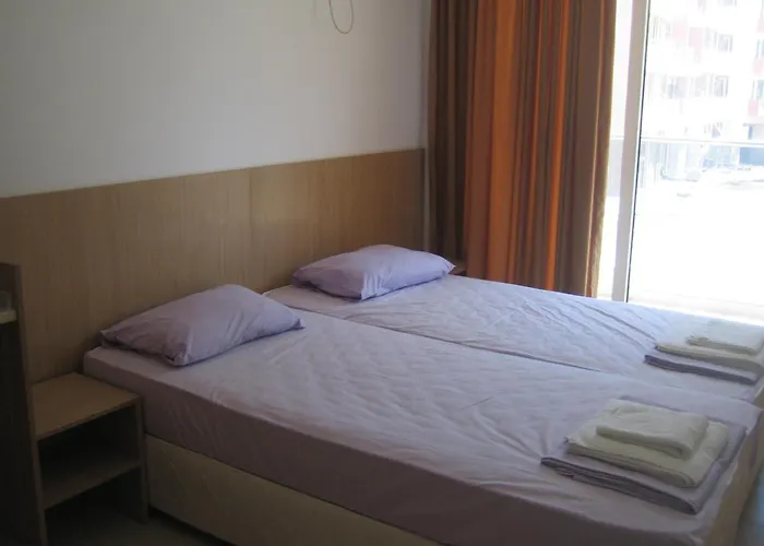 海军上将广场公寓酒店