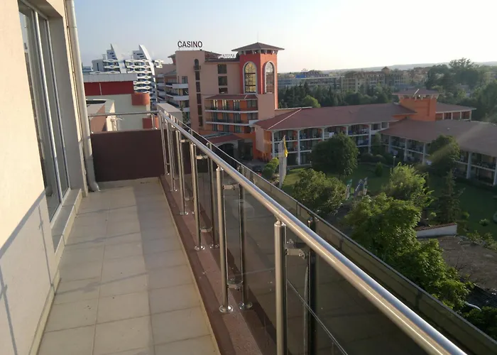 海军上将广场公寓酒店