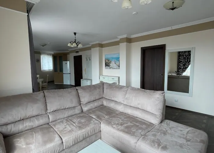 Admiral Plaza Apartman Napospart