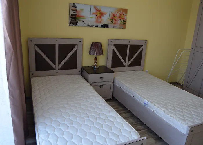 Admiral Plaza * Napospart