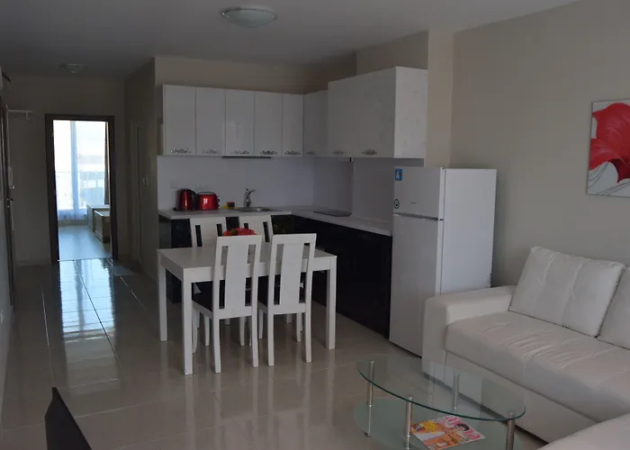 Admiral Plaza Apartman