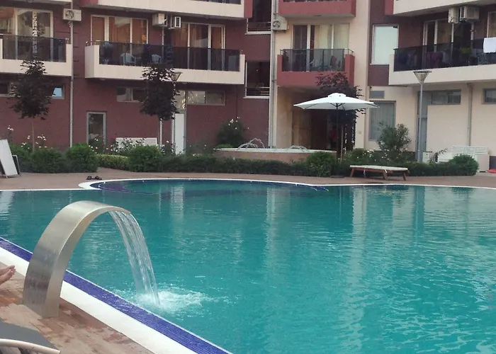 海军上将广场公寓酒店