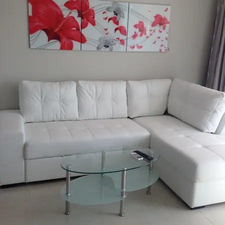 Admiral Plaza アパート