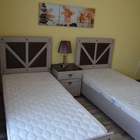 Admiral Plaza * サニービーチ