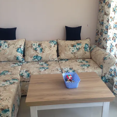 Admiral Plaza アパート