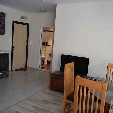 Admiral Plaza アパート