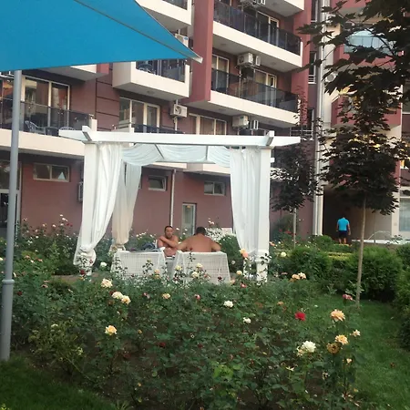 Admiral Plaza Апартаменти *