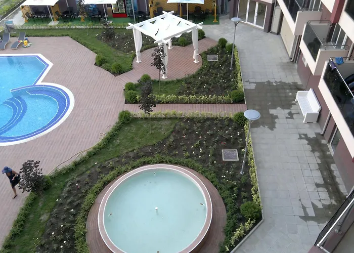 Апартаменти Admiral Plaza Сонячний Берег