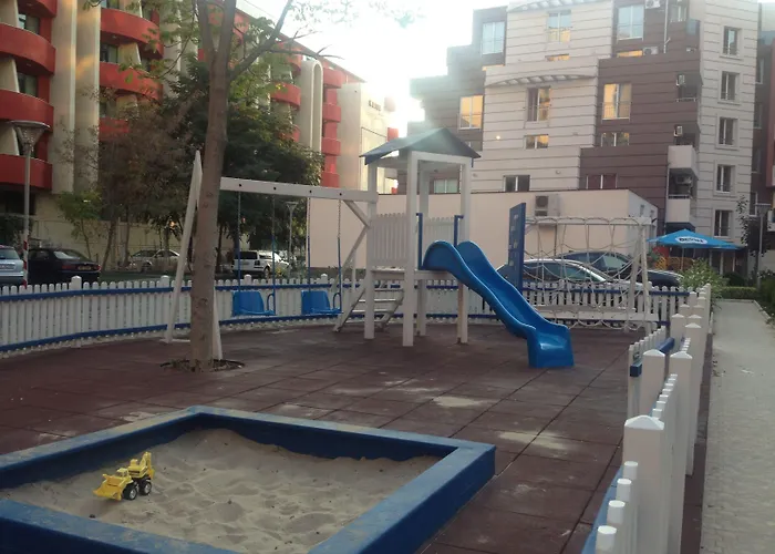 Admiral Plaza Апартаменти *