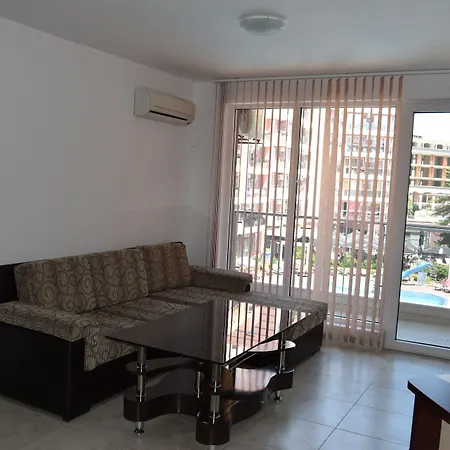 Admiral Plaza Apartment *